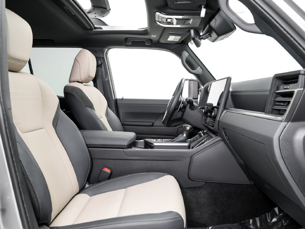 Used 2025 Lexus GX 550 AWD/4WD image 23