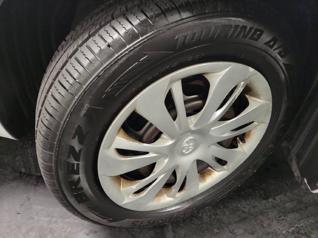 Used 2019 Toyota Yaris L FWD image 10