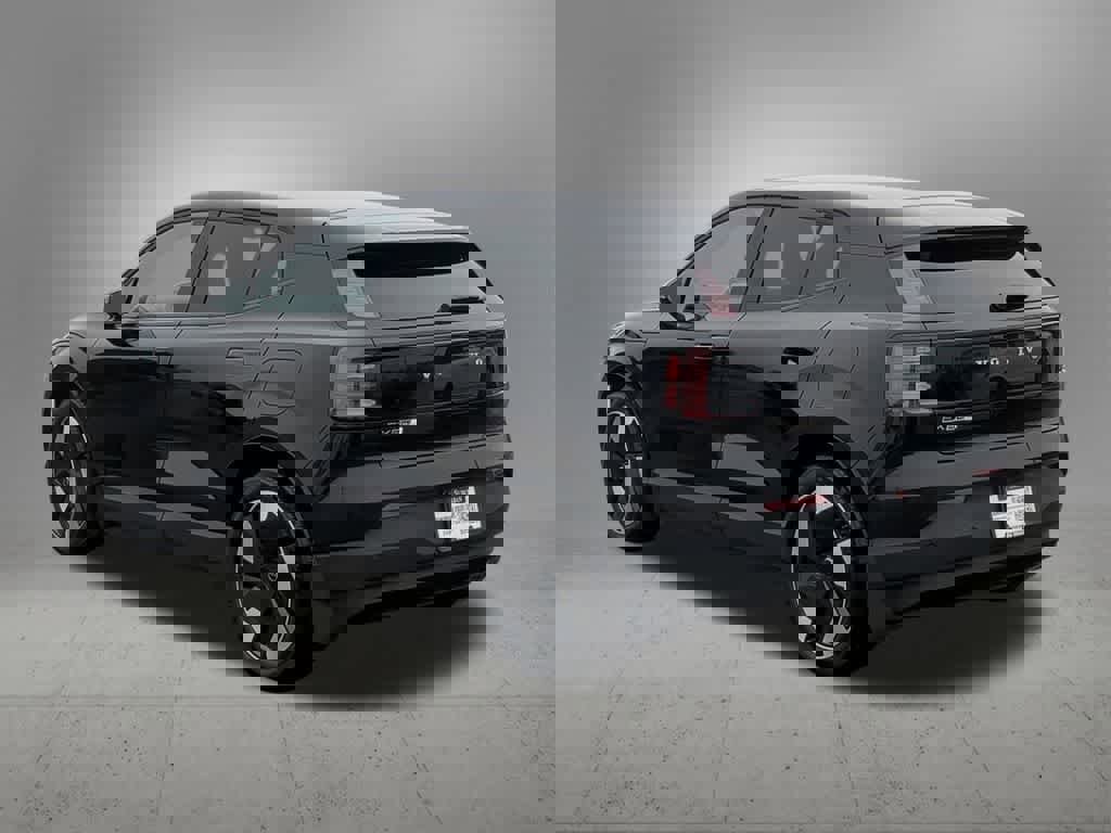 Used 2025 Volvo EX30 Plus w/ Protection Package Premier image 4