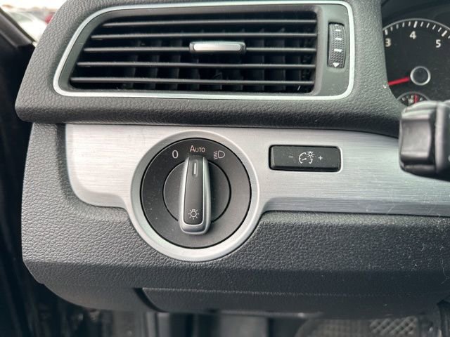 Used 2013 Volkswagen Passat 2.5 SE image 20