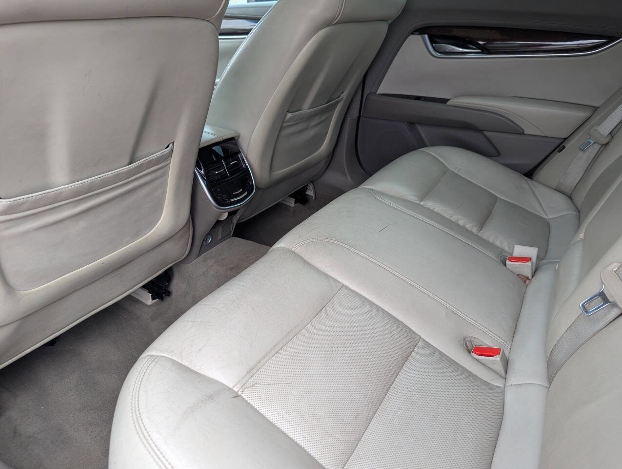 Used 2013 Cadillac XTS Platinum FWD image 22