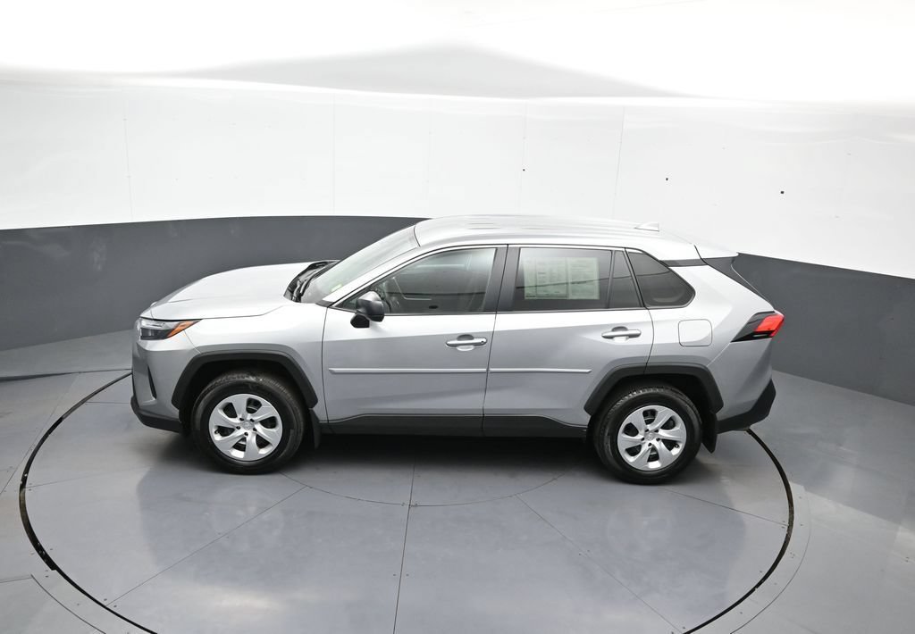 Certified 2024 Toyota RAV4 LE AWD/4WD image 40