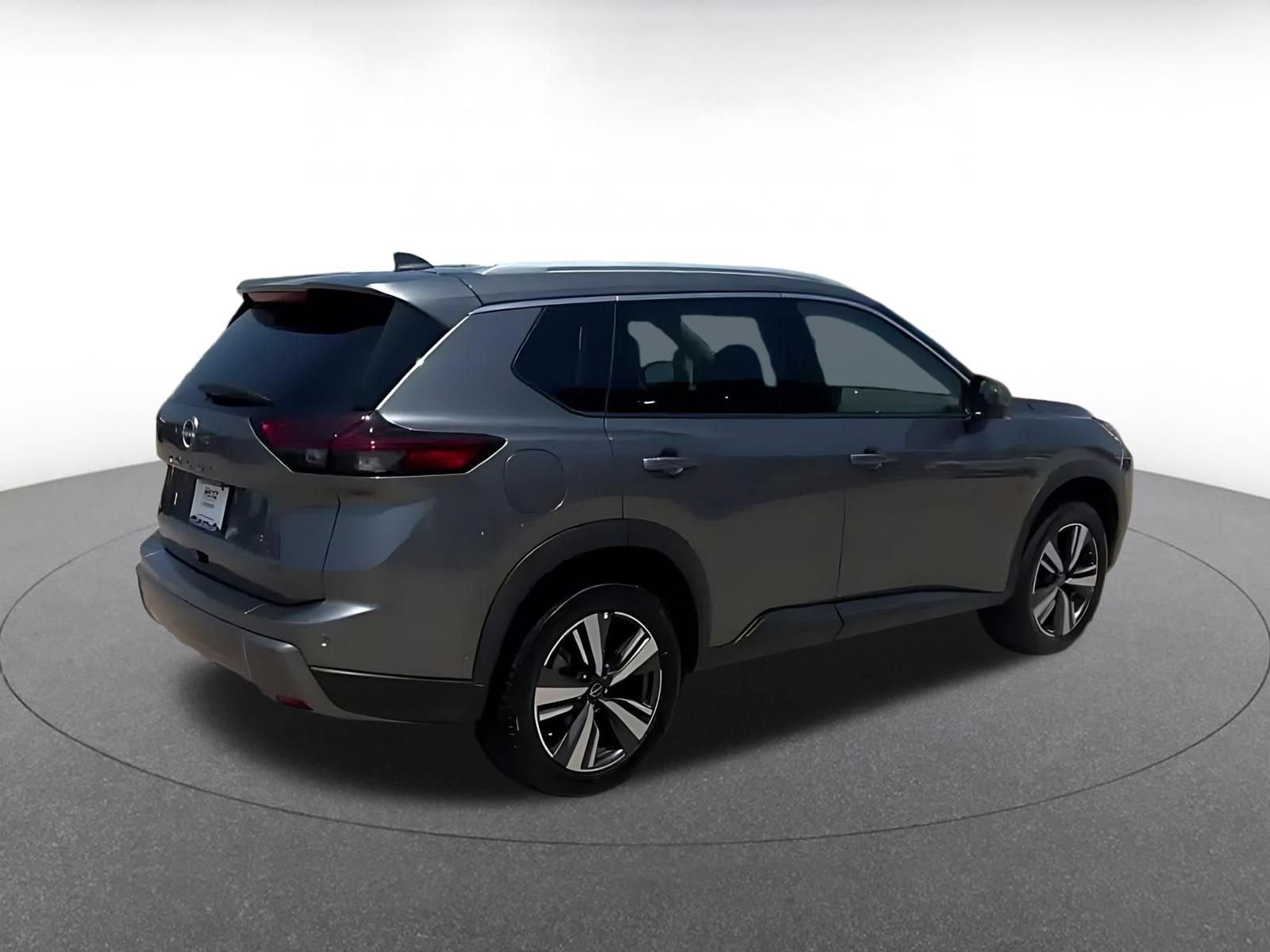Used 2026 Nissan Rogue SL FWD image 15