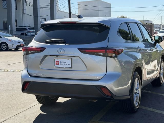 Used 2025 Toyota Highlander LE image 7