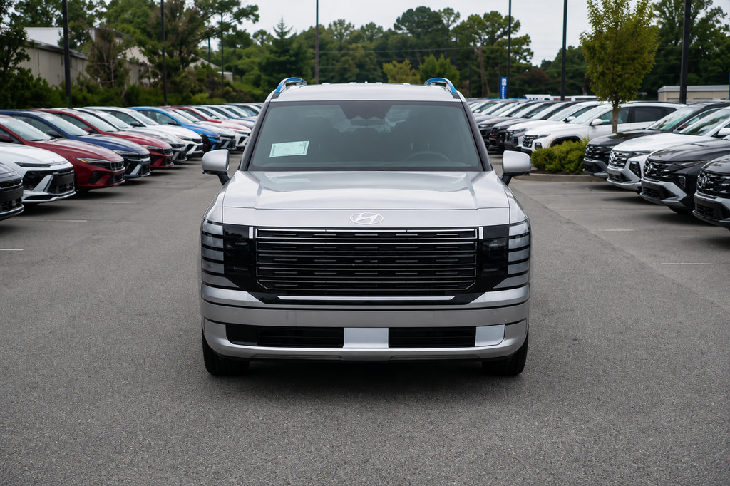 New 2027 Hyundai Palisade Calligraphy FWD image 2