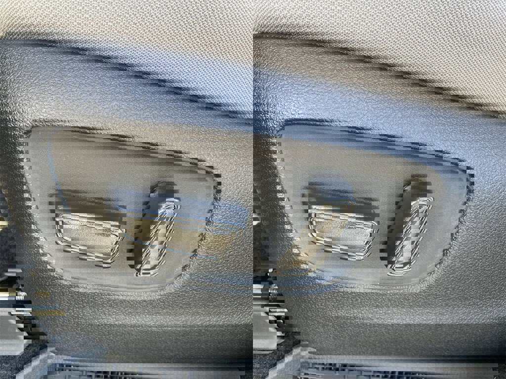 New 2026 Toyota Sienna LE image 5