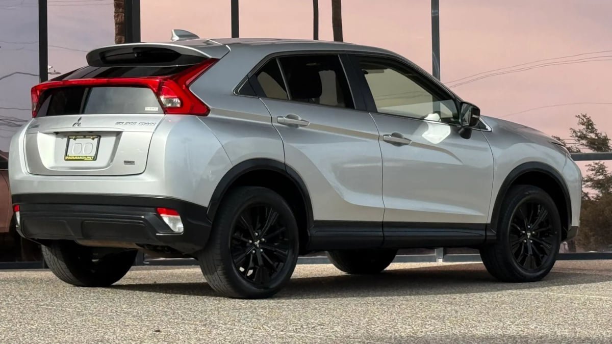 Used 2018 Mitsubishi Eclipse Cross LE AWD/4WD image 12