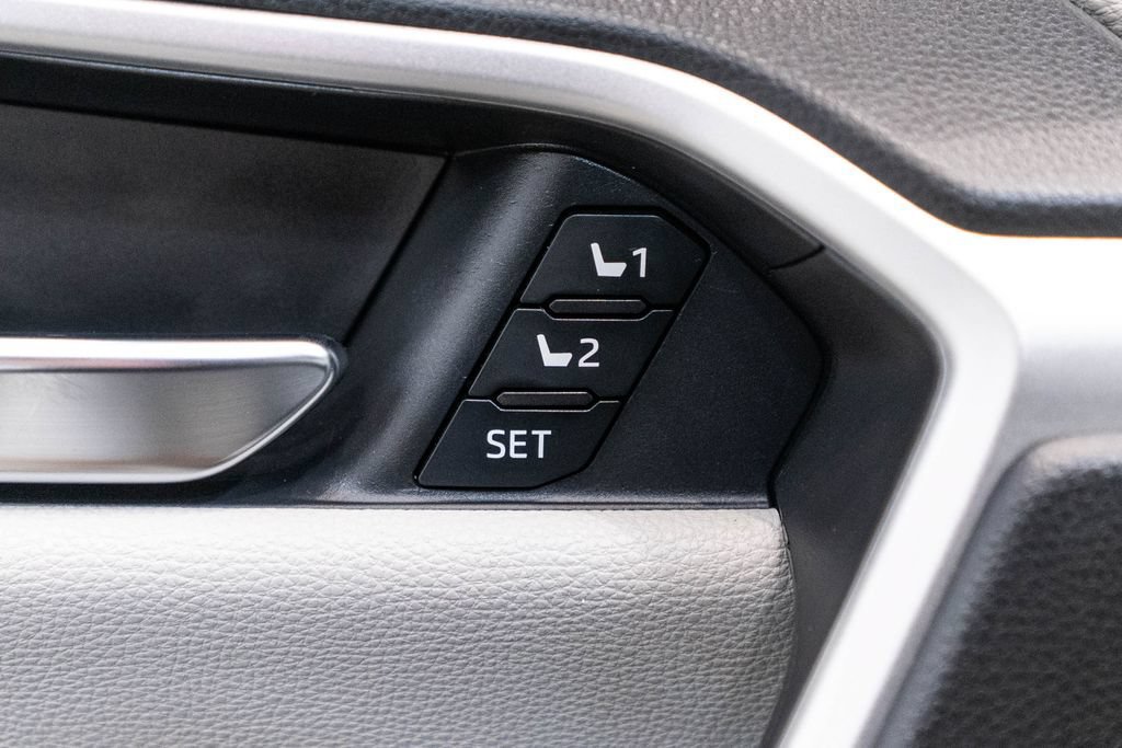 Used 2022 Toyota RAV4 Limited w/ Limited Grade Weather Package AWD/4WD image 18