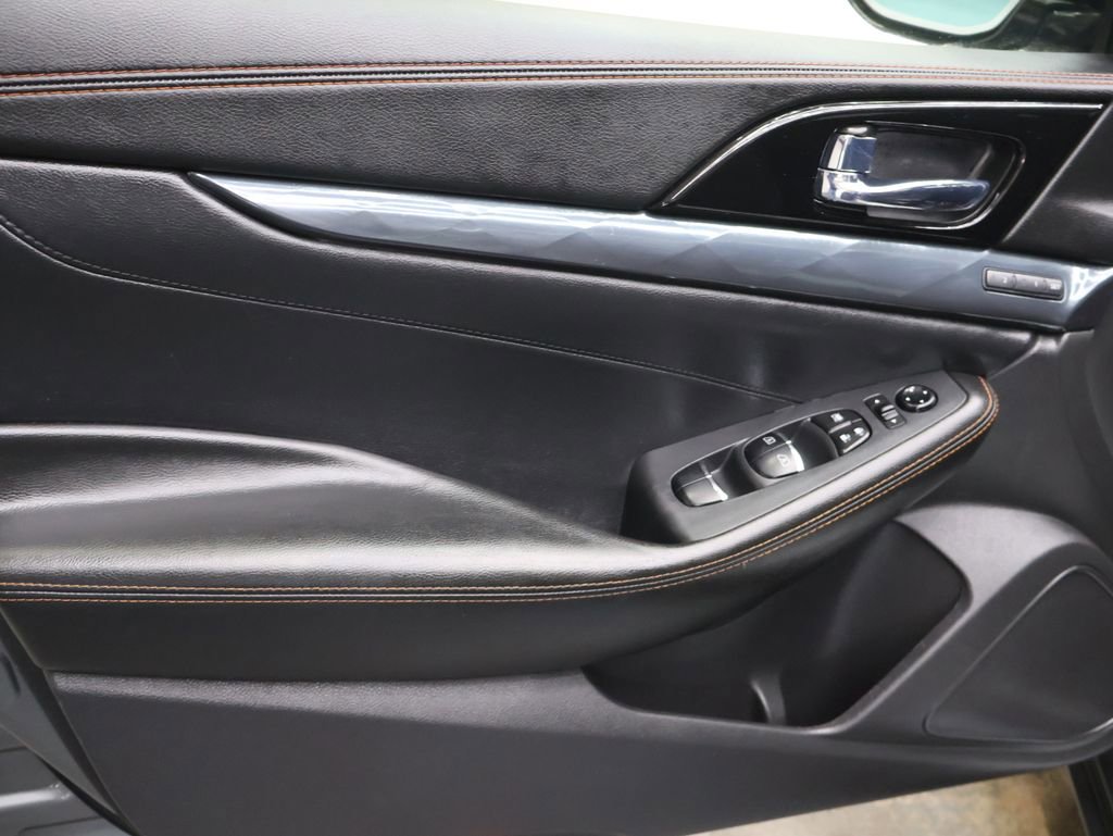 Used 2020 Nissan Maxima SR w/ Sport Mat Group FWD image 15