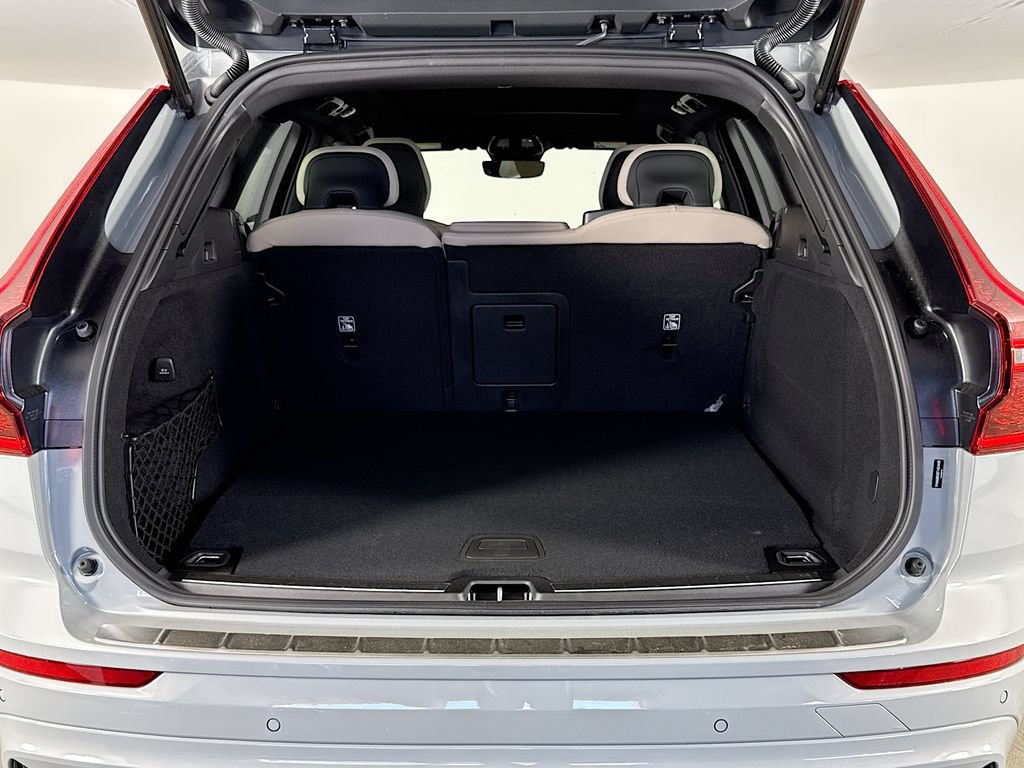 New 2026 Volvo XC60 T8 Plus w/ Protection Package Premier AWD/4WD image 26
