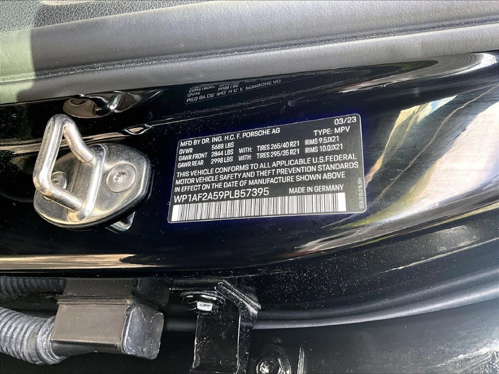 Certified 2023 Porsche Macan GTS AWD/4WD image 35