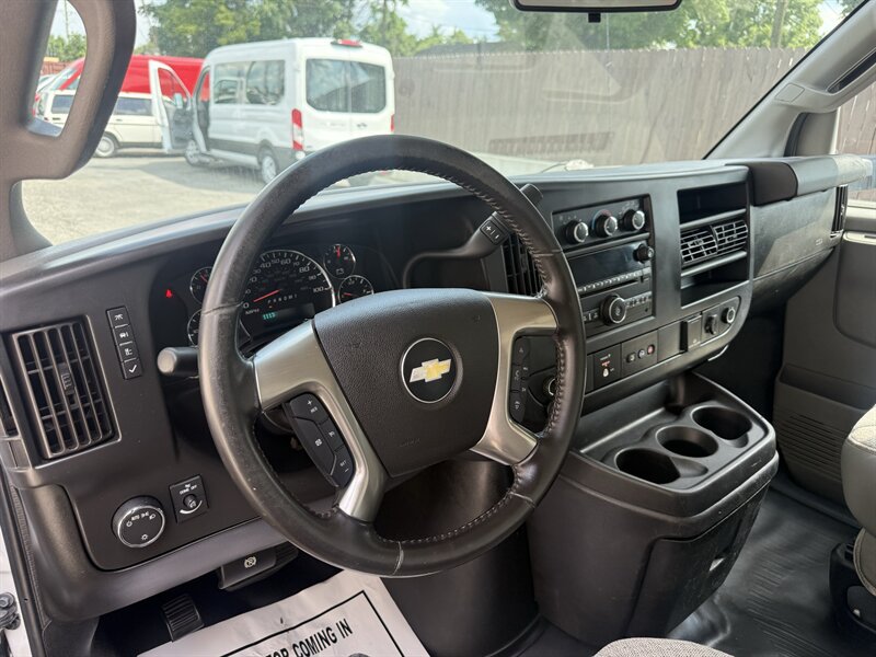 Used 2018 Chevrolet Express 3500 w/ Power Convenience Package RWD image 11