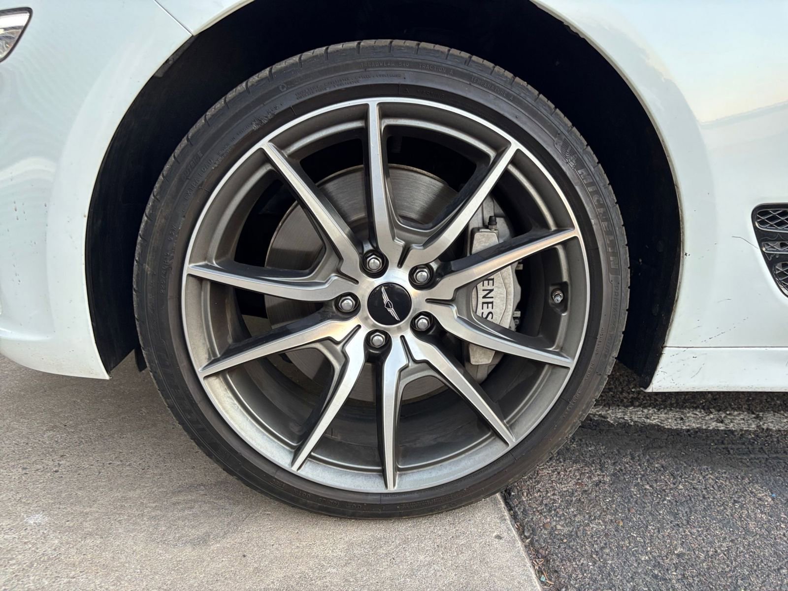 Used 2025 Genesis G70 2.5T image 32