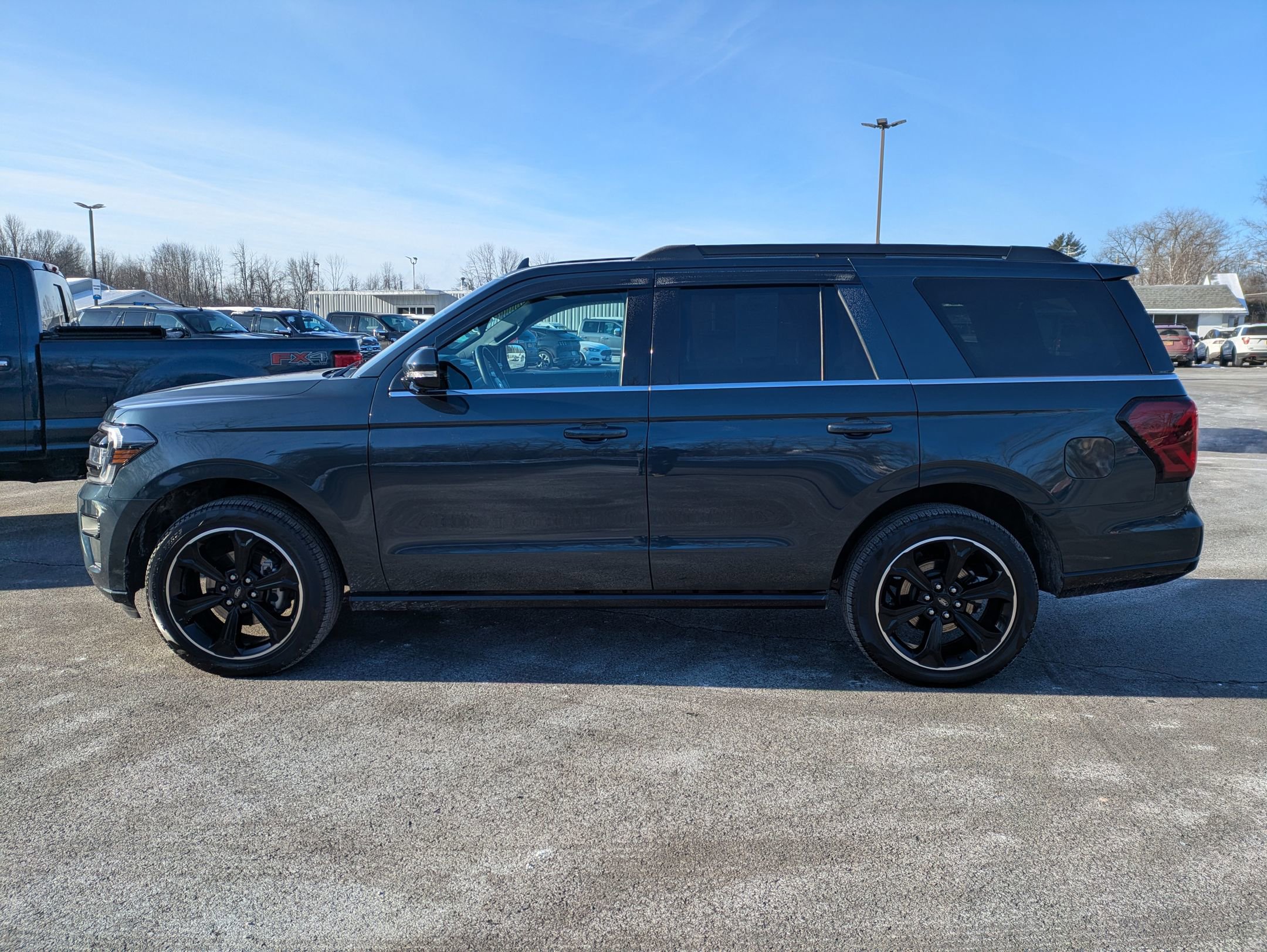 Used 2024 Ford Expedition Limited image 6