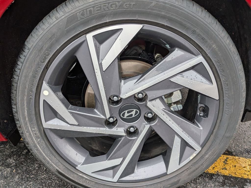 Used 2025 Hyundai Elantra SEL FWD image 27