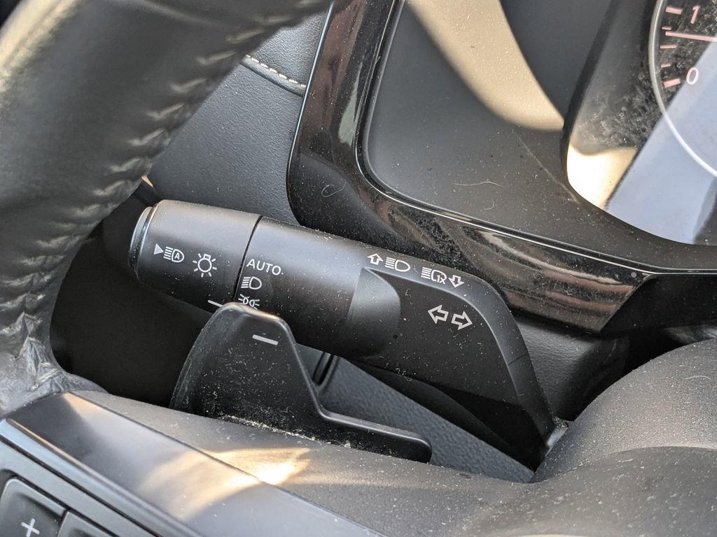 Used 2025 Nissan Pathfinder SV image 24