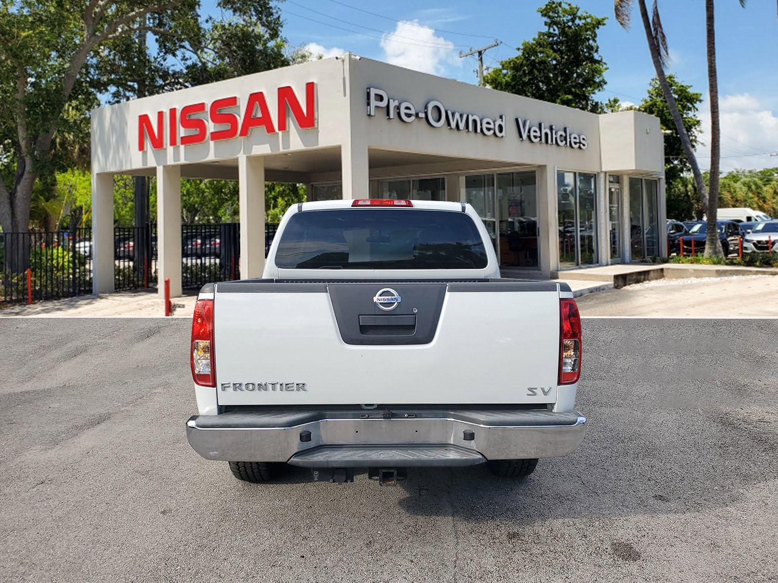 Used 2011 Nissan Frontier SV image 5