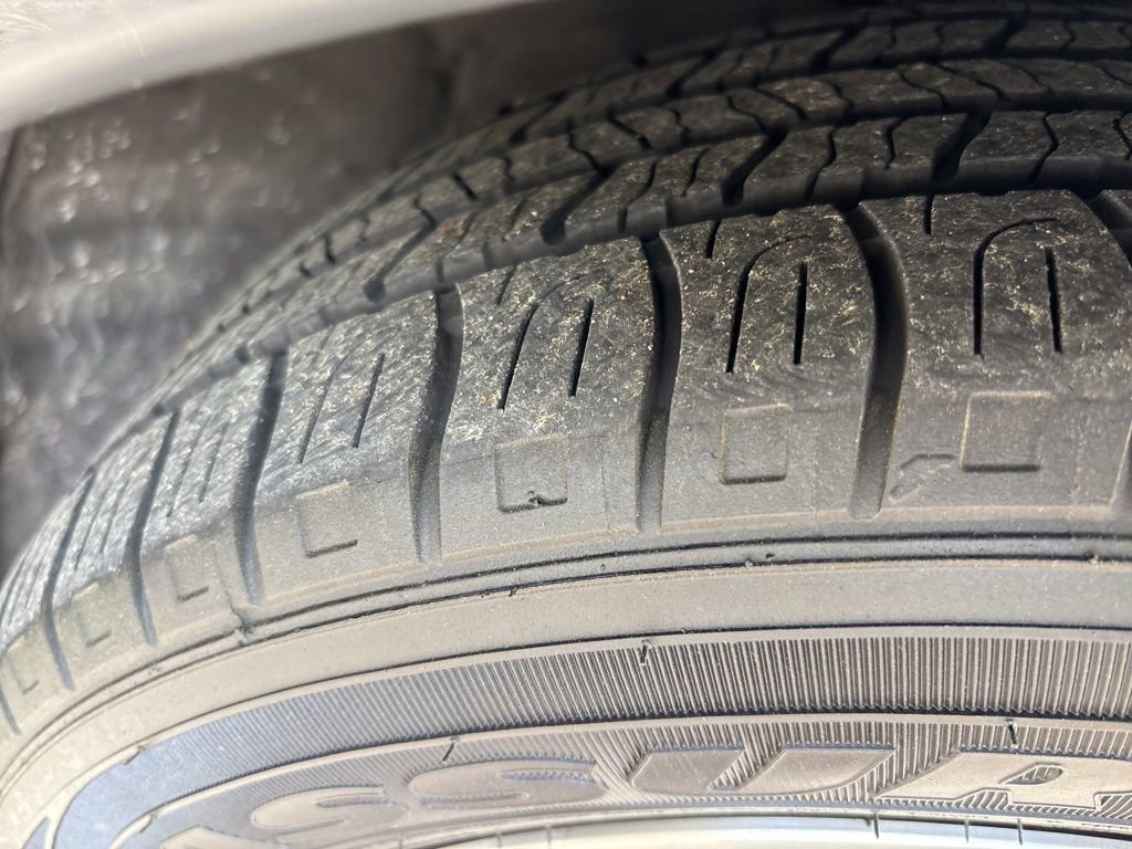 Used 2014 Honda Civic Hybrid image 2