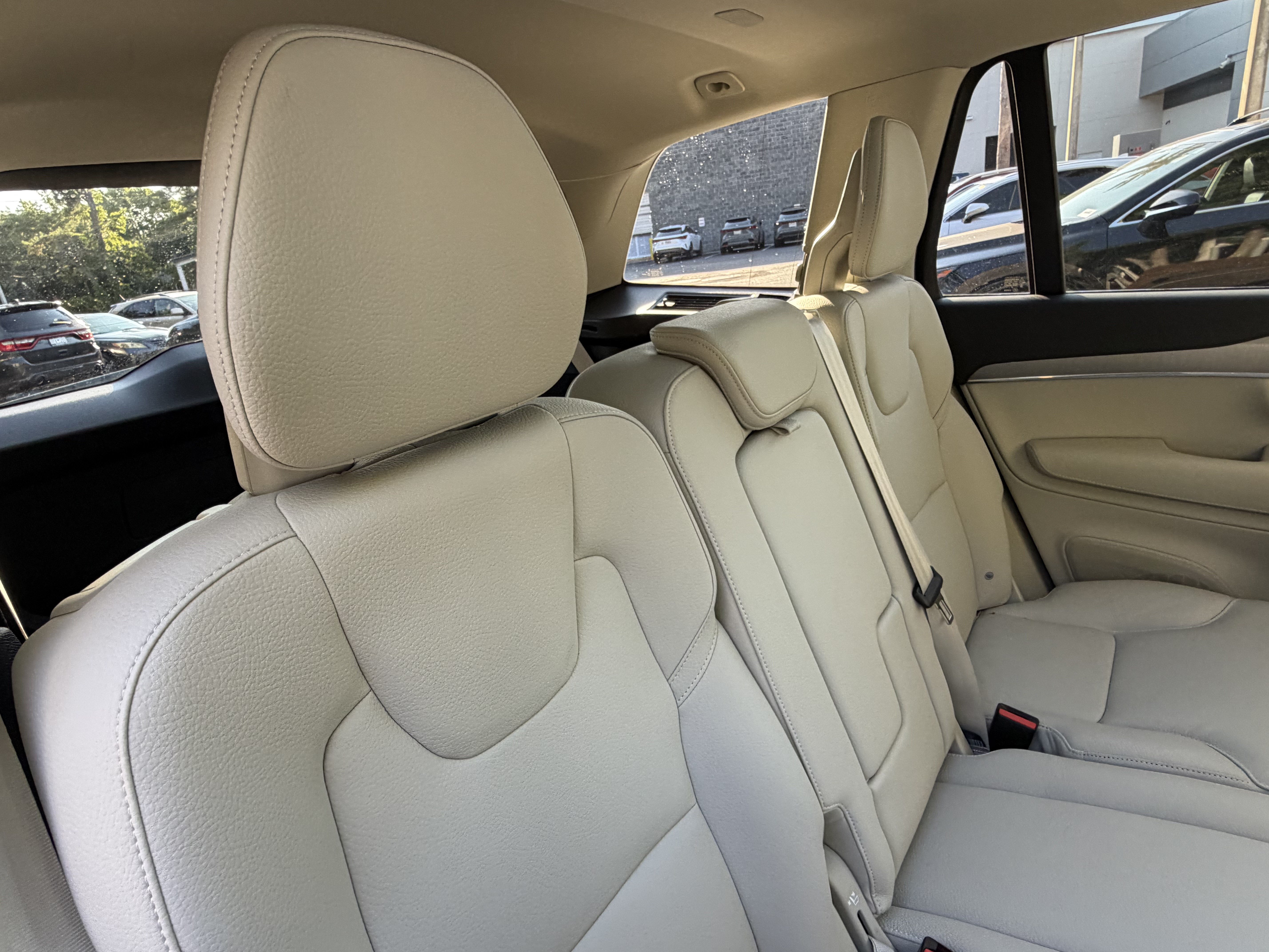 Used 2024 Volvo XC90 B5 Core w/ Climate Package AWD/4WD image 40