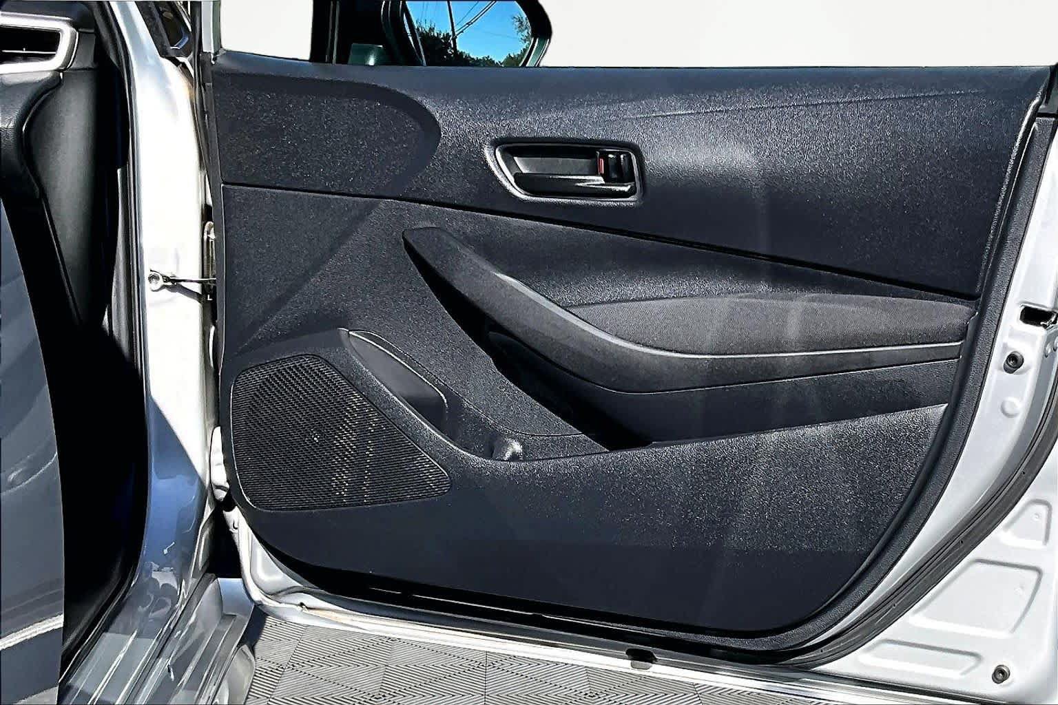 Used 2024 Toyota Corolla LE FWD image 23