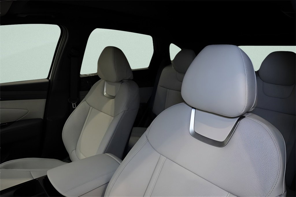 New 2025 Hyundai Tucson Limited image 7