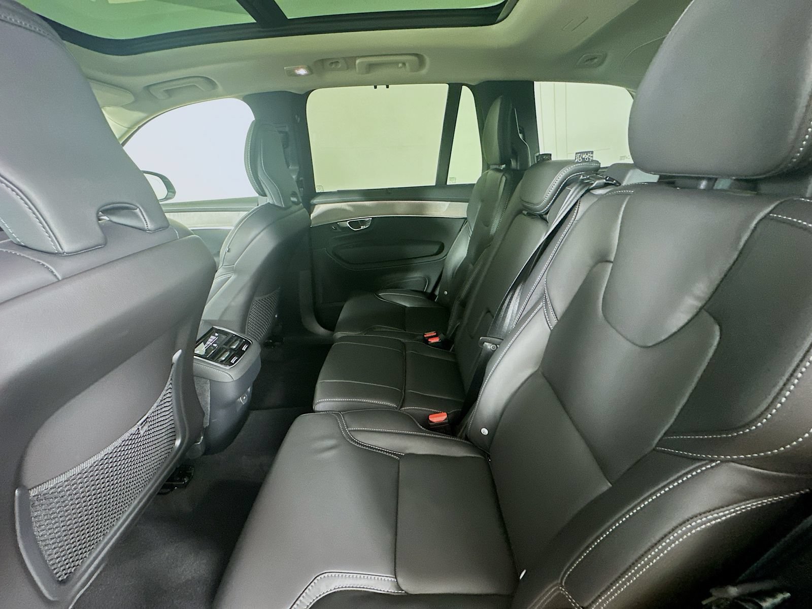 New 2026 Volvo XC90 B6 Ultra w/ Protection Package Premier AWD/4WD image 39