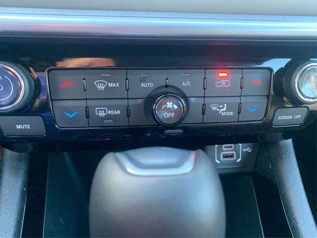 Used 2026 Jeep Compass Limited AWD/4WD image 30