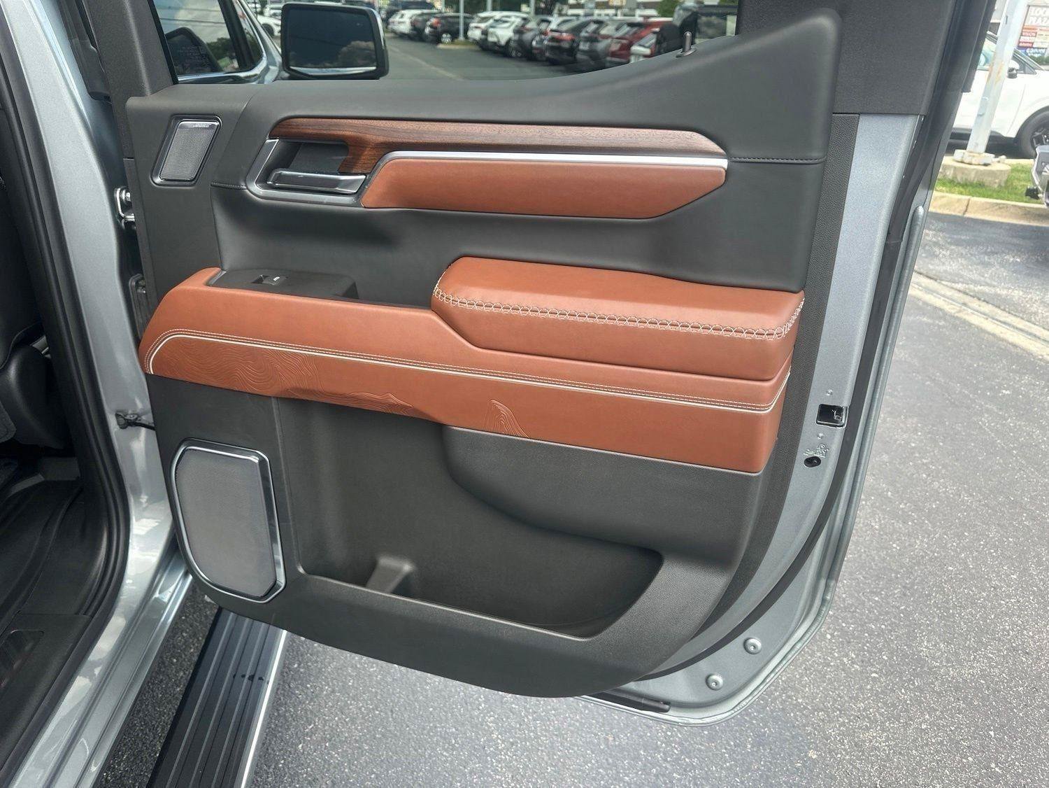 Used 2025 GMC Sierra 1500 Denali Ultimate AWD/4WD image 17