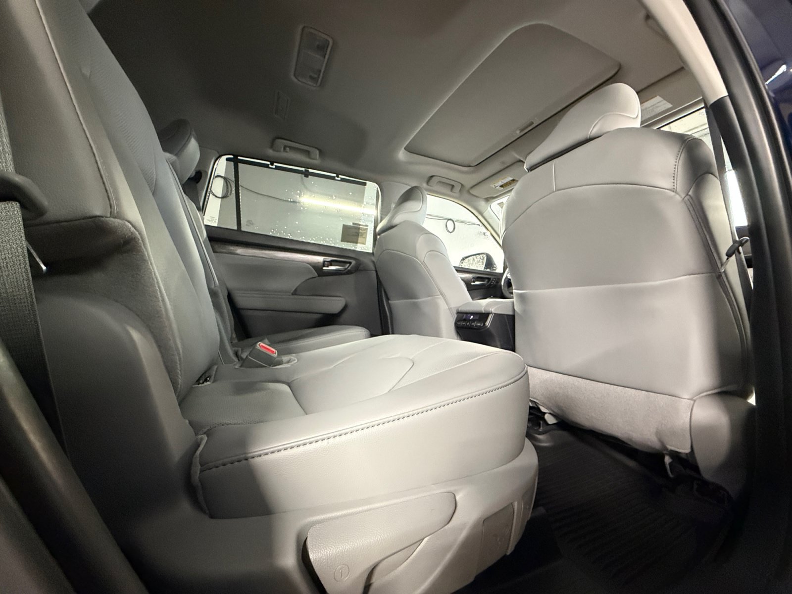 New 2026 Toyota Highlander Limited AWD/4WD image 18