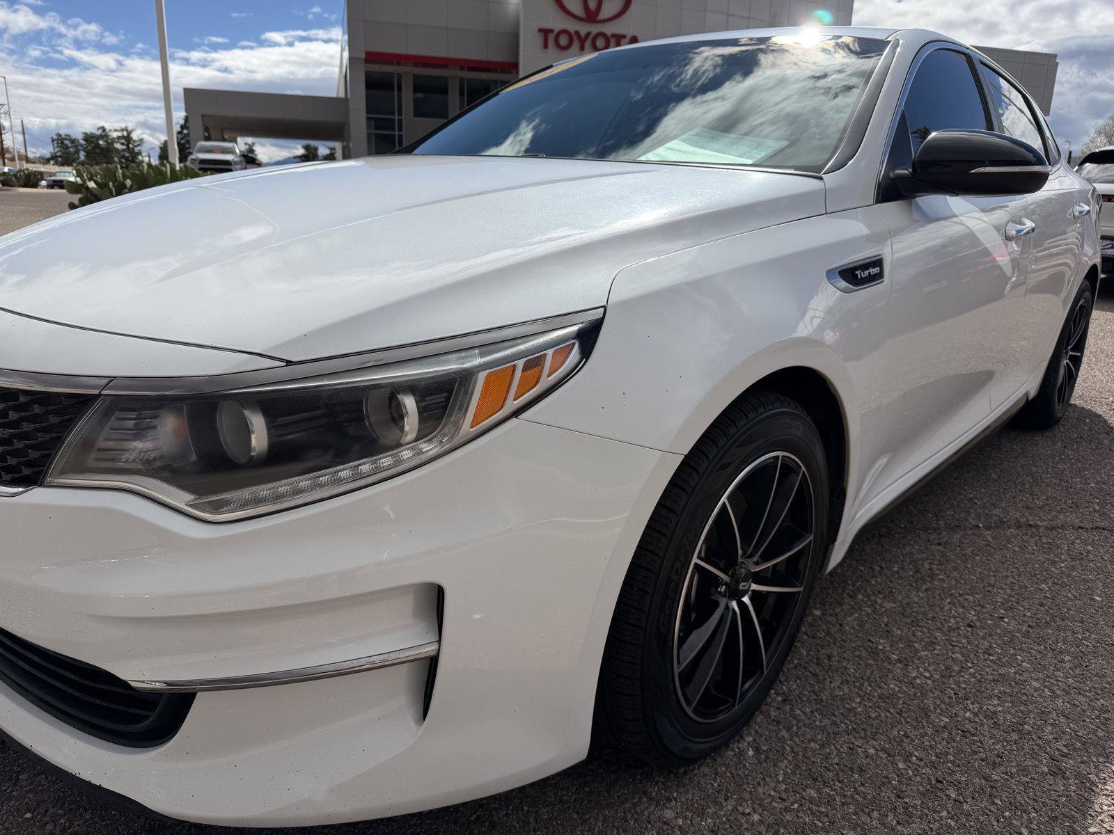 Used 2017 Kia Optima LX w/ Value Package image 10