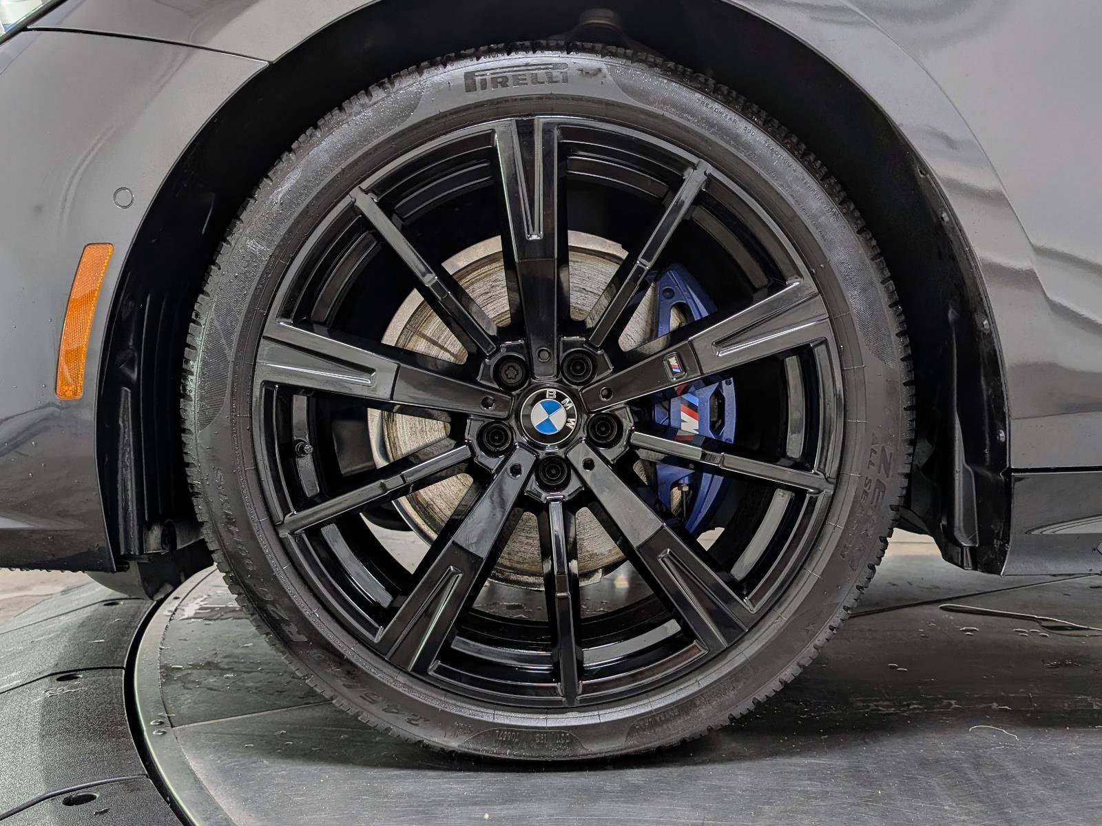 Used 2025 BMW 530i w/ M Sport Package image 11