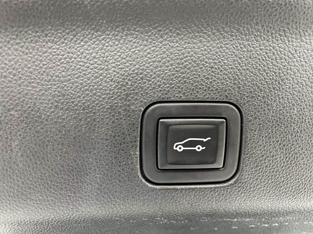 Used 2023 Chevrolet Suburban Premier image 47