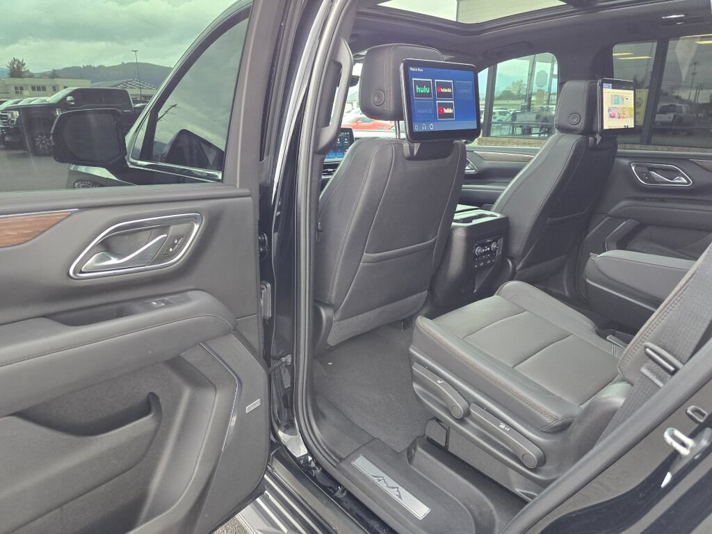 Used 2023 Chevrolet Tahoe High Country AWD/4WD image 19
