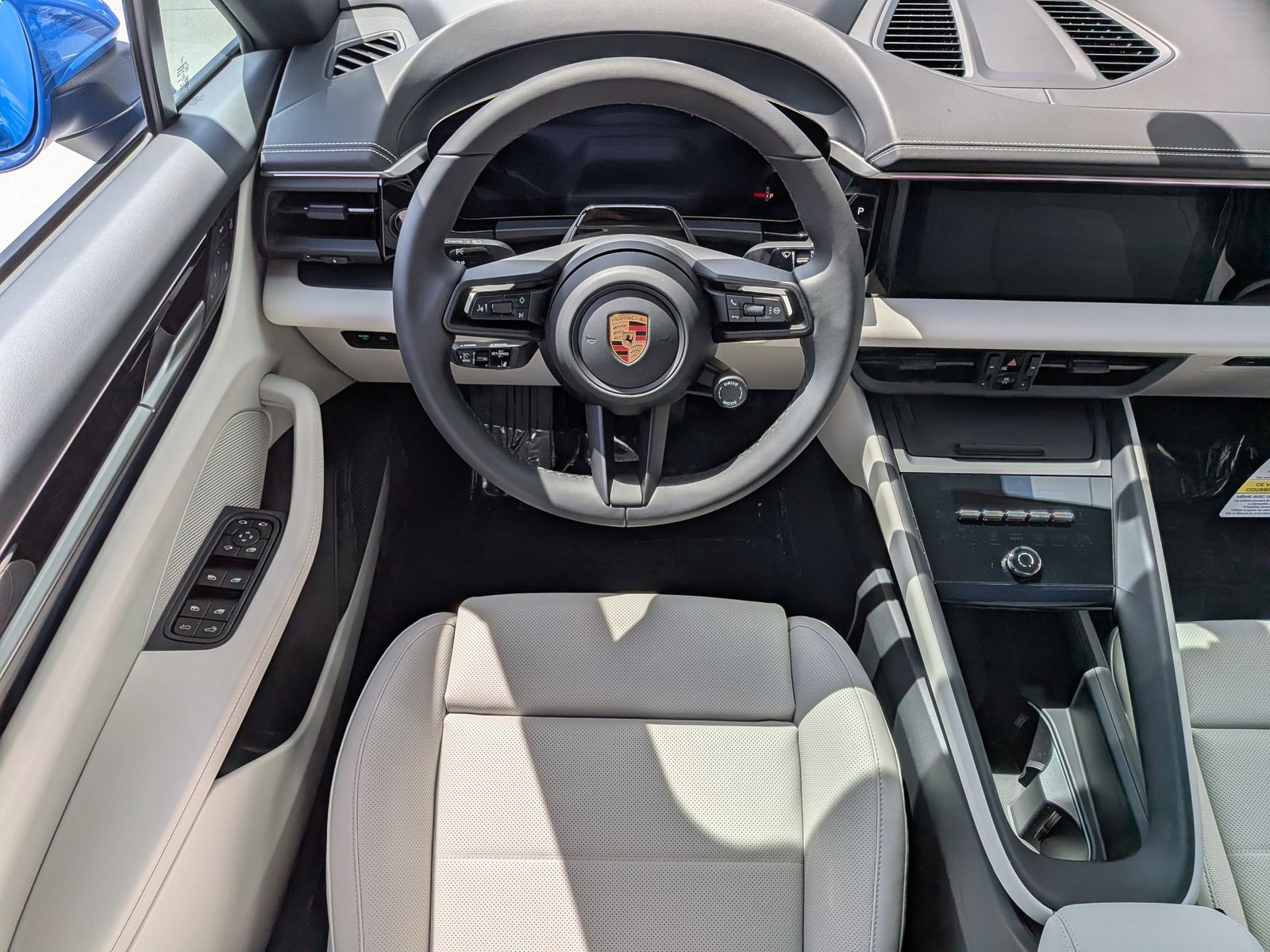 New 2026 Porsche Macan 4 Electric AWD/4WD image 16