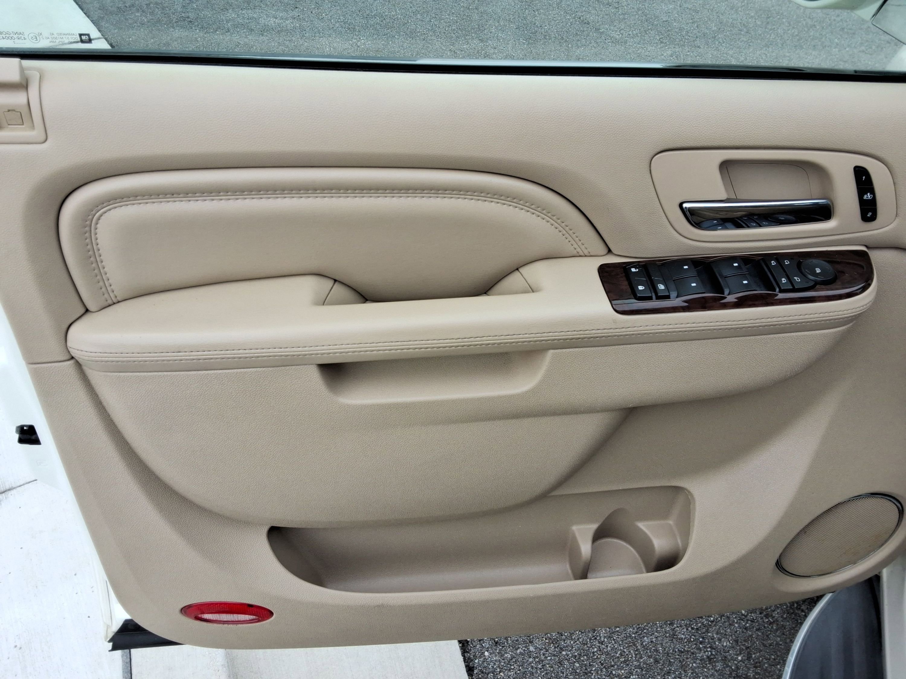 Used 2012 Cadillac Escalade ESV Luxury image 18