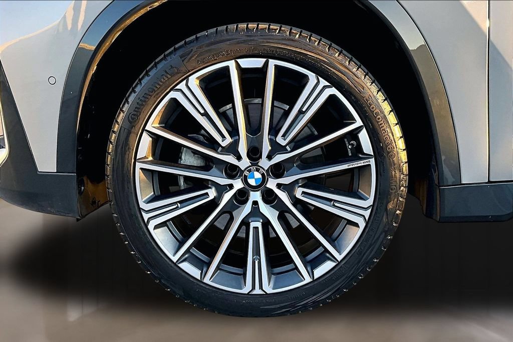 Used 2025 BMW X1 xDrive28i AWD/4WD image 32