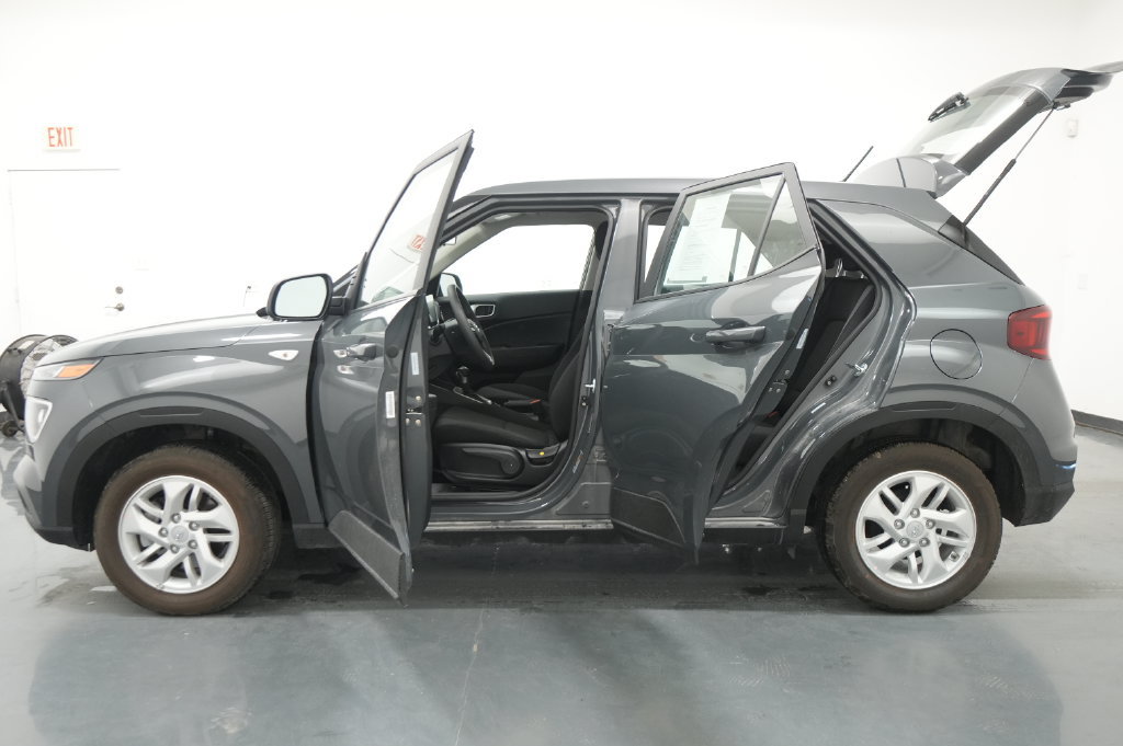 Used 2026 Hyundai Venue SE FWD image 20