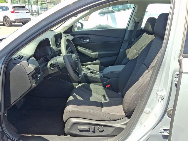 Used 2025 Honda Accord SE image 9