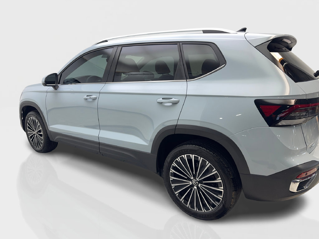 Used 2025 Volkswagen Taos SE FWD image 16