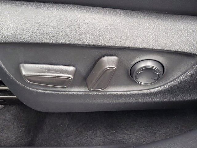 Used 2022 Toyota Highlander XSE FWD image 23