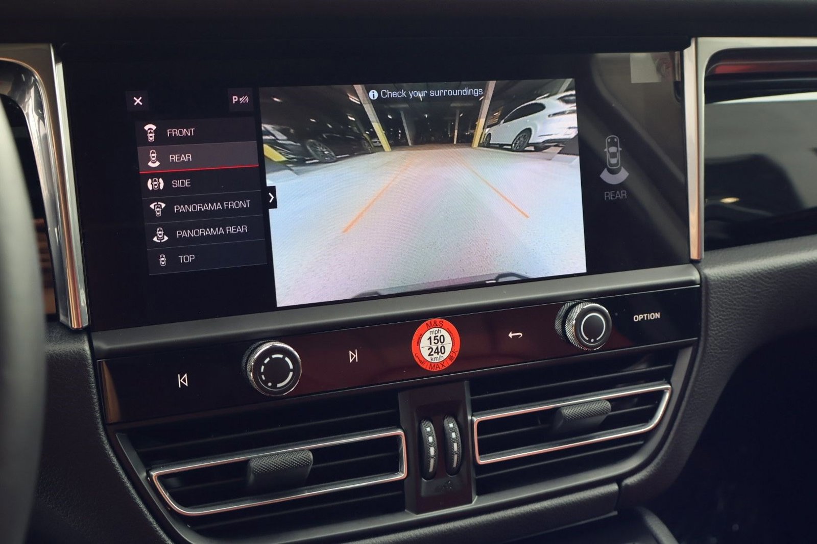 Certified 2025 Porsche Macan image 19