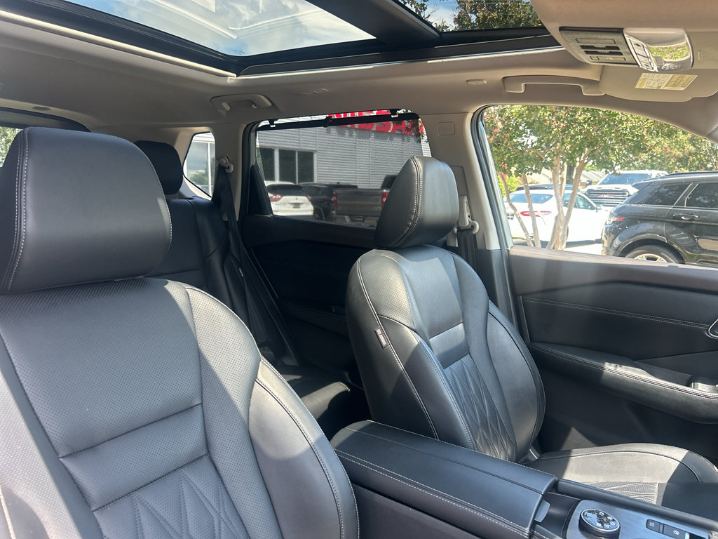 Certified 2023 Nissan Rogue Platinum w/ Platinum Premium Package AWD/4WD image 22