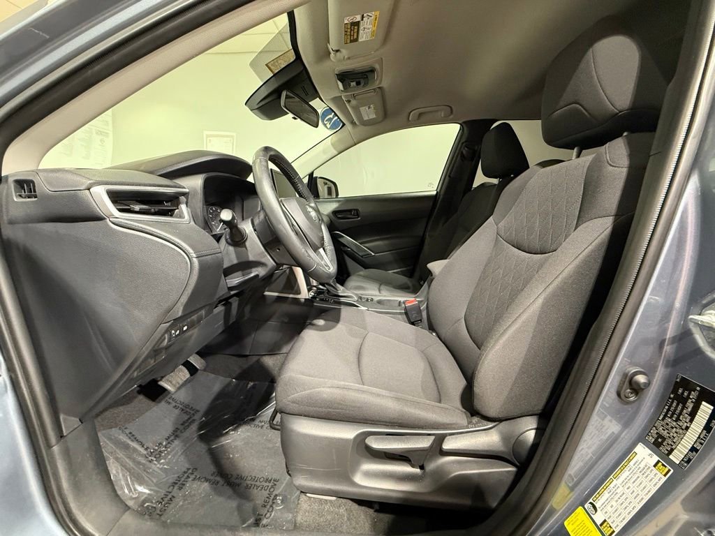 Certified 2023 Toyota Corolla Cross LE AWD/4WD image 13