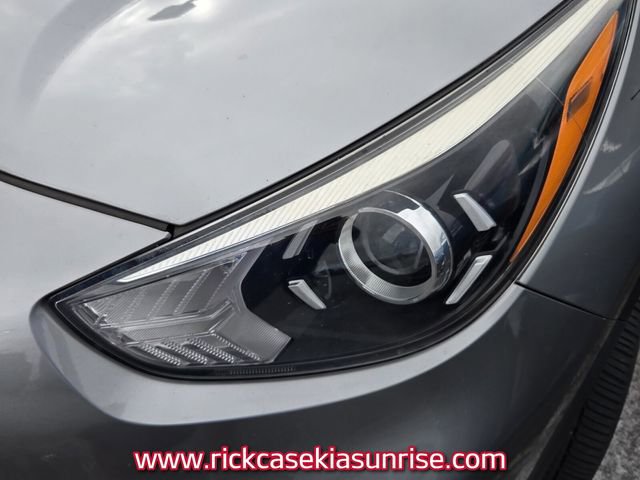 Used 2022 Kia Niro Touring Special Edition image 7
