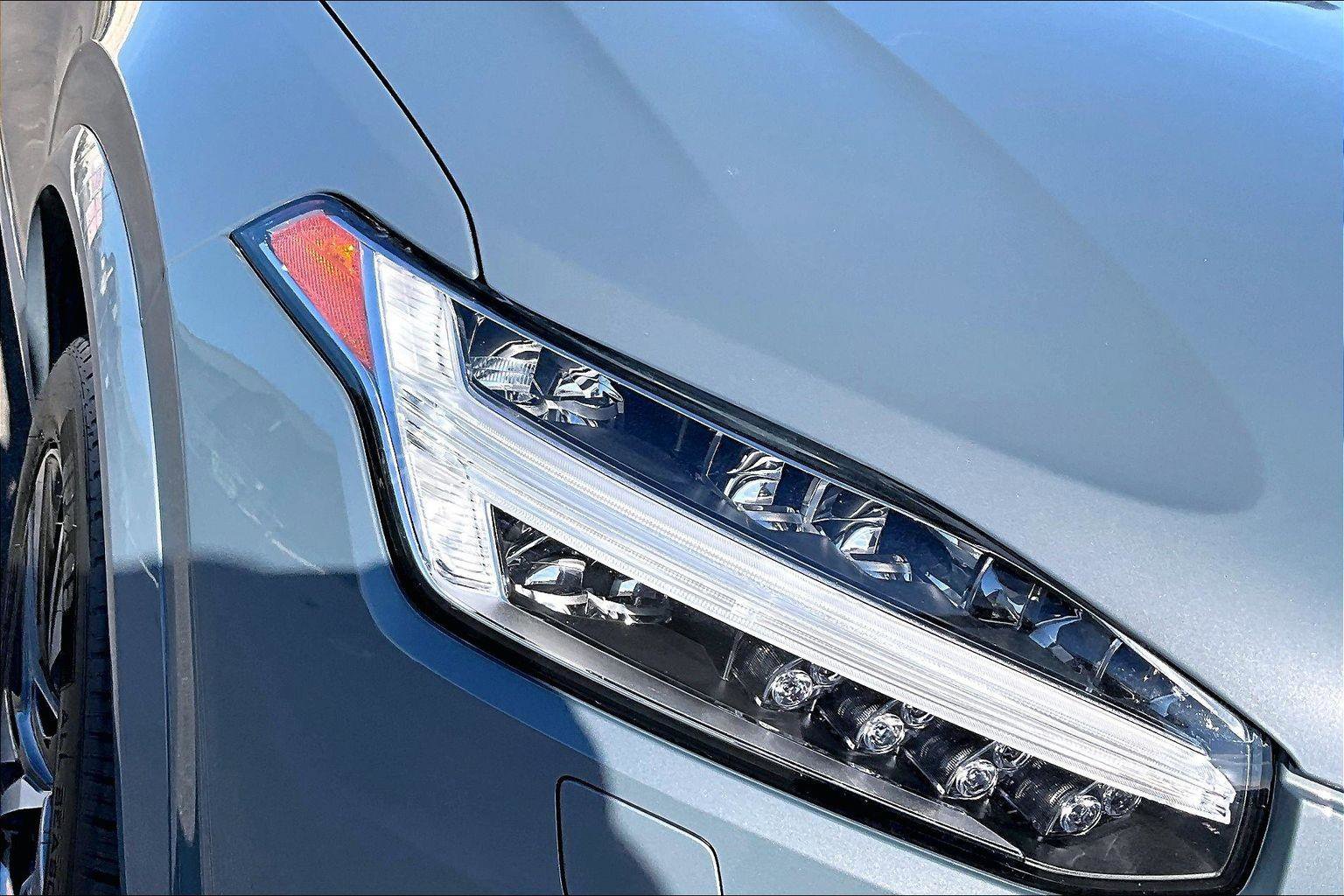 Used 2023 Volvo XC90 T8 Plus w/ Protection Package Premier image 29