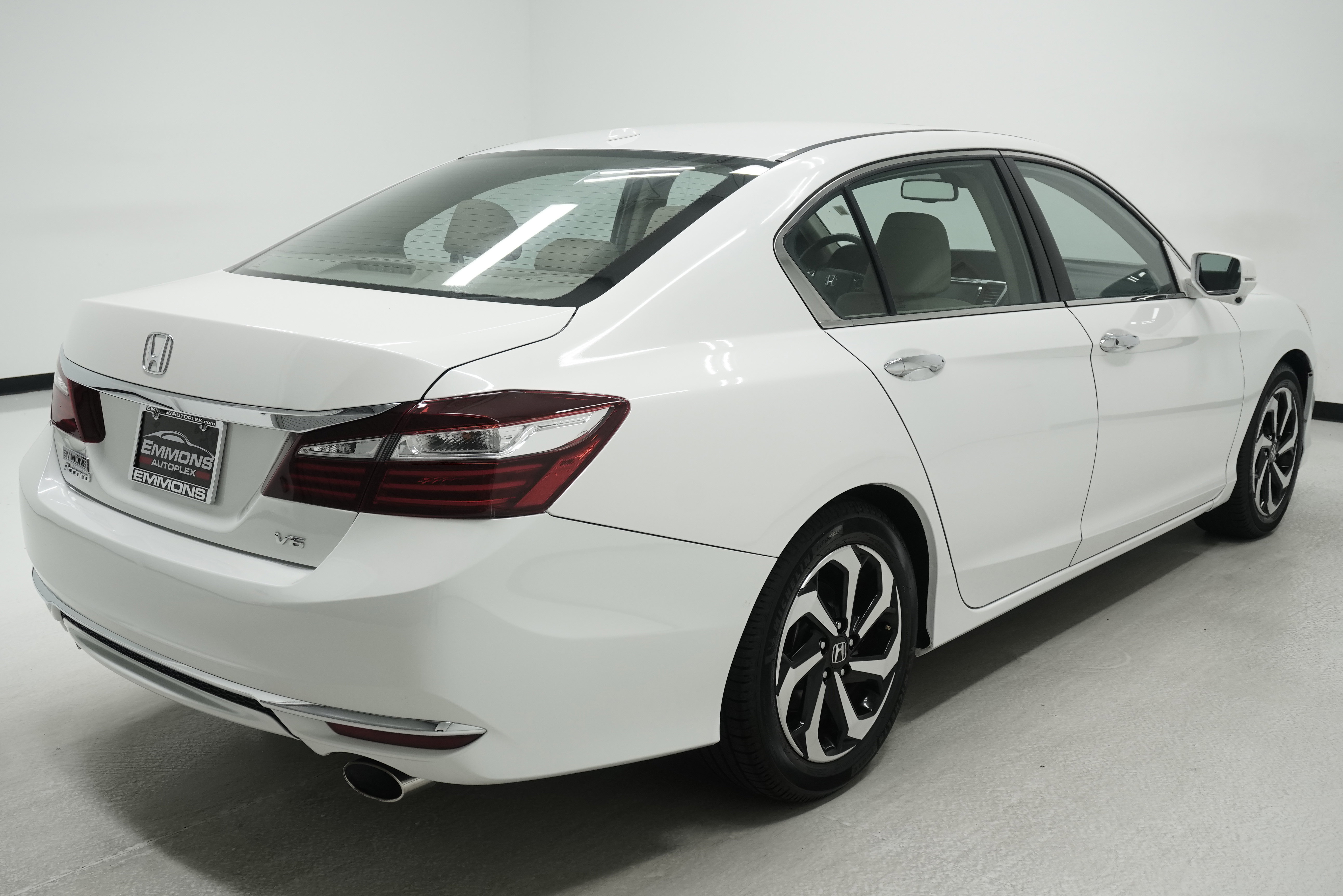 Used 2016 Honda Accord EX-L image 4