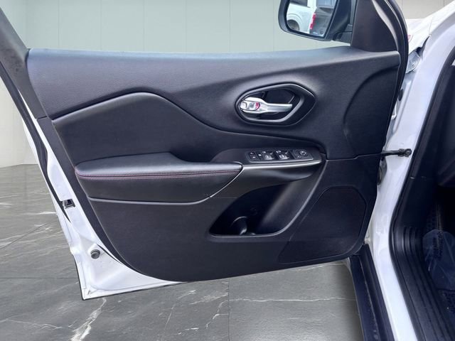 Used 2020 Jeep Cherokee Trailhawk w/ Cold Weather Group image 12