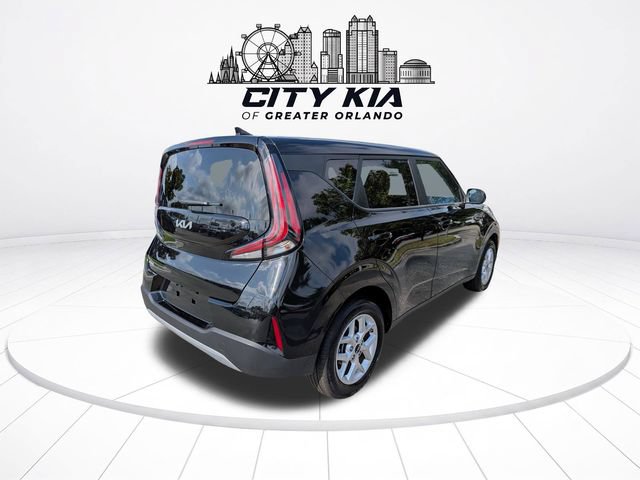 Certified 2025 Kia Soul LX w/ LX Technology Package FWD image 6