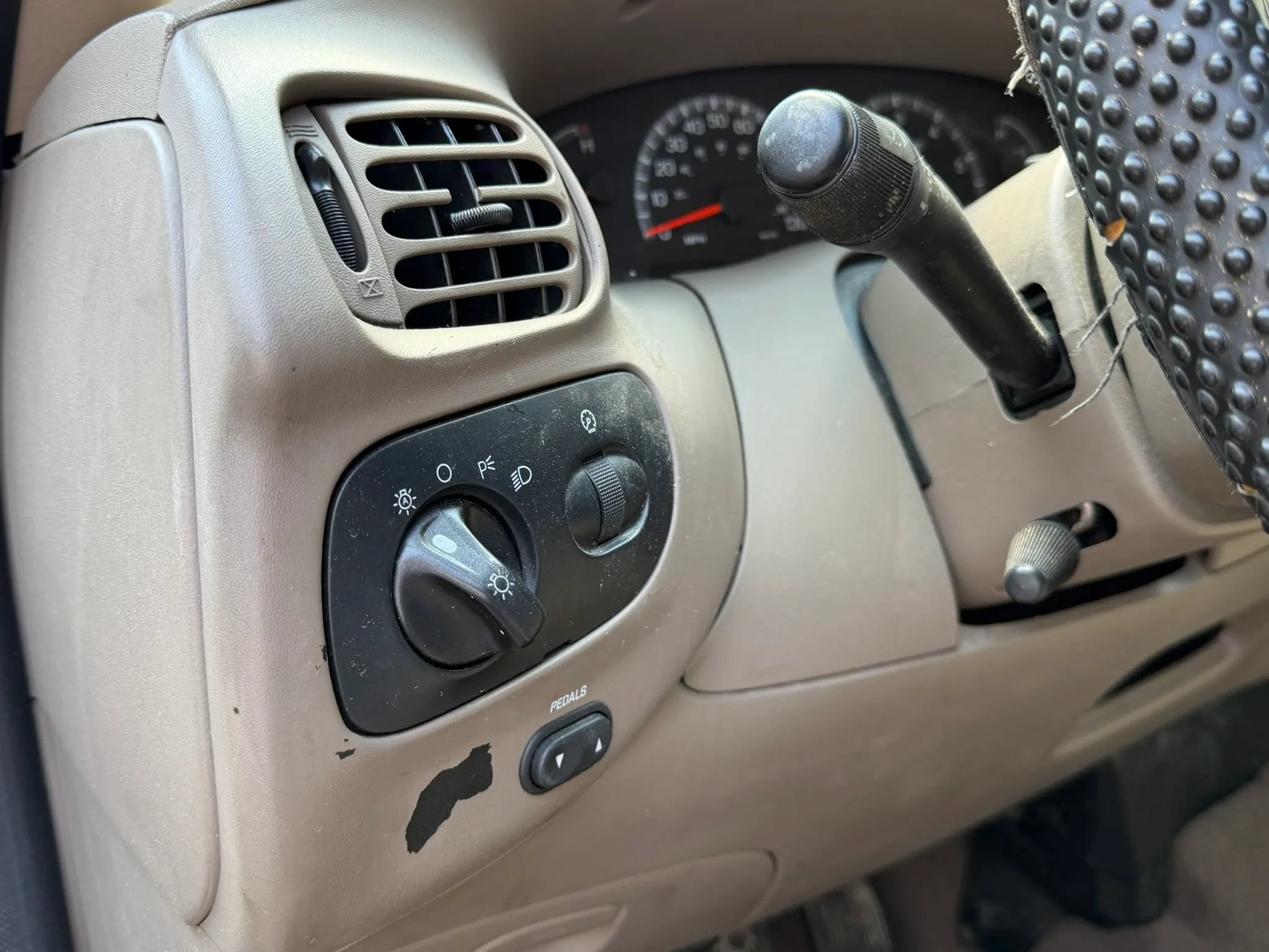 Used 2003 Ford F150 Lariat RWD image 26