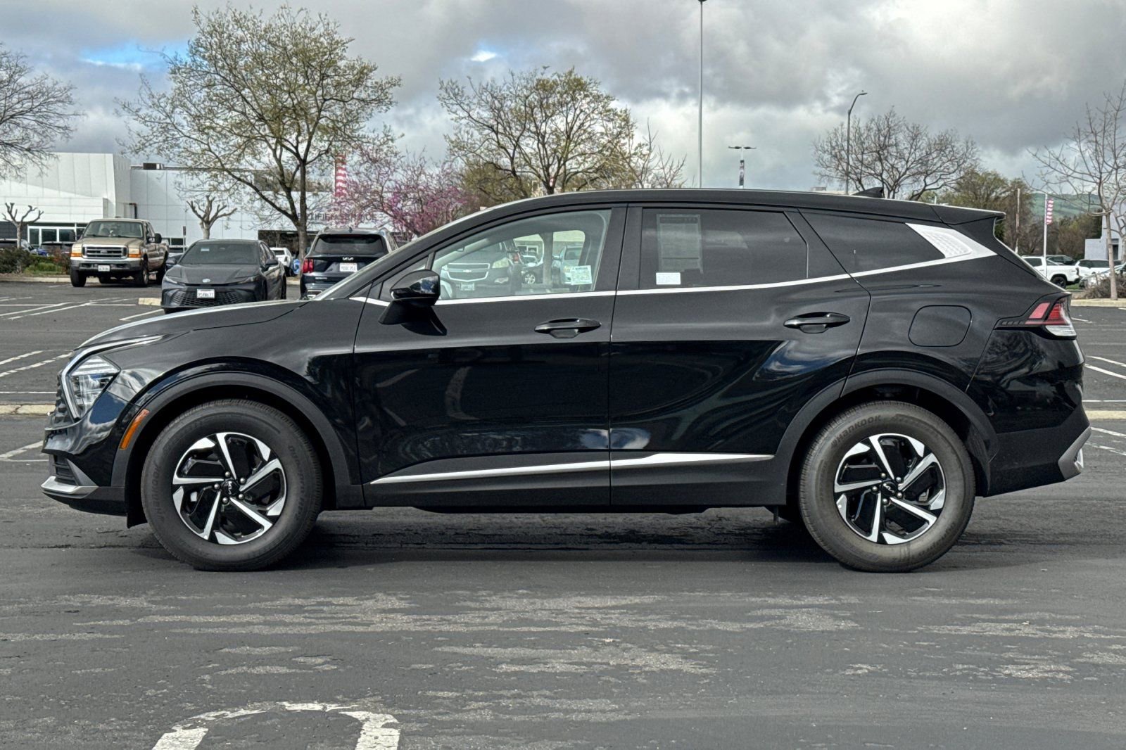 Certified 2025 Kia Sportage LX image 8